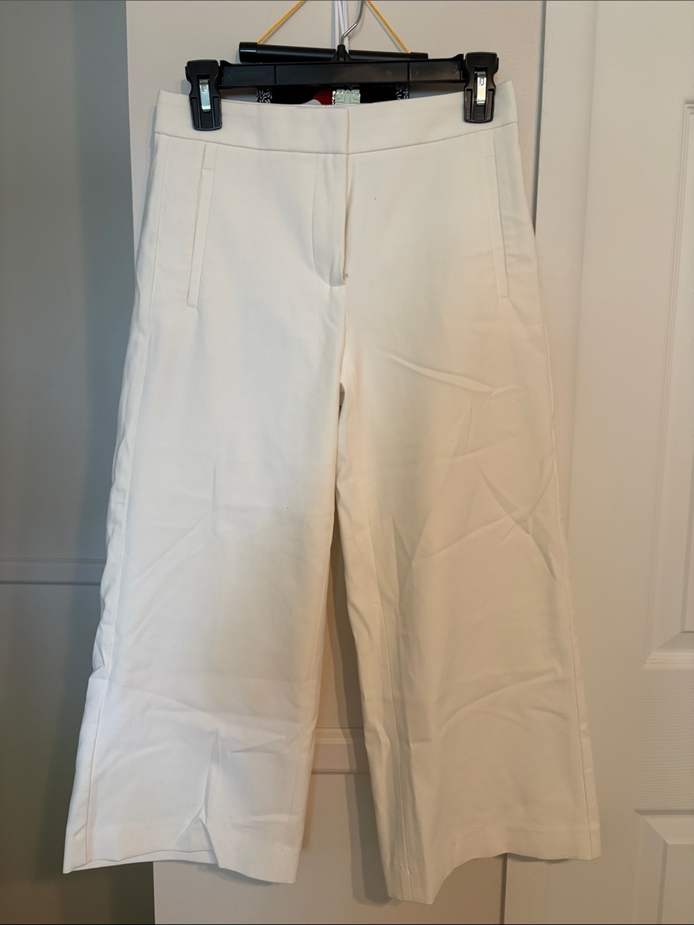 Ann Taylor The Marina.Women’s Wide-Leg Crop Pants in Cream. Brand New.